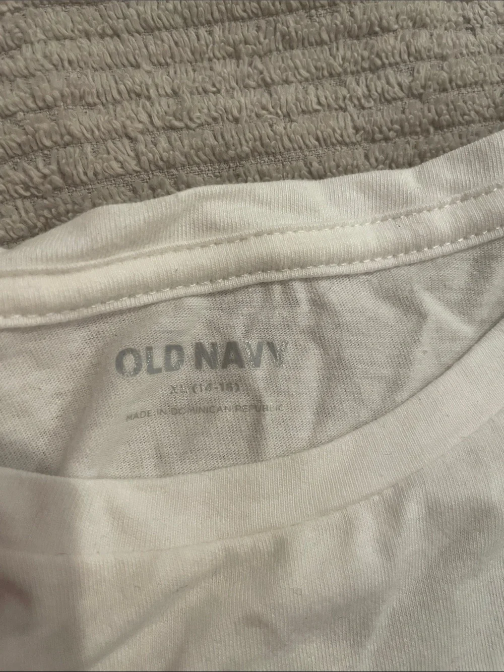 Old Navy White Short-Sleeve Tee with Heart Graphic